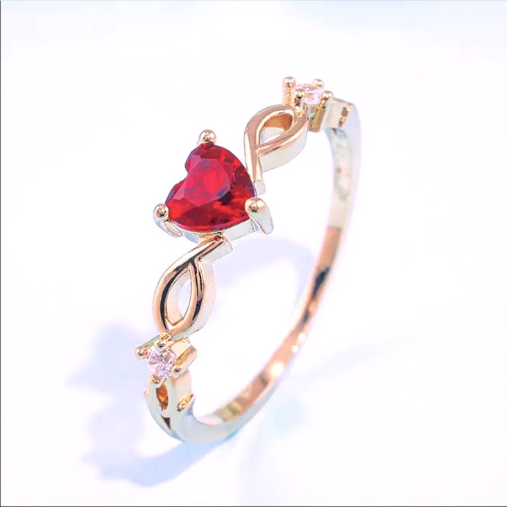 Small Red Heart Ring NWOT